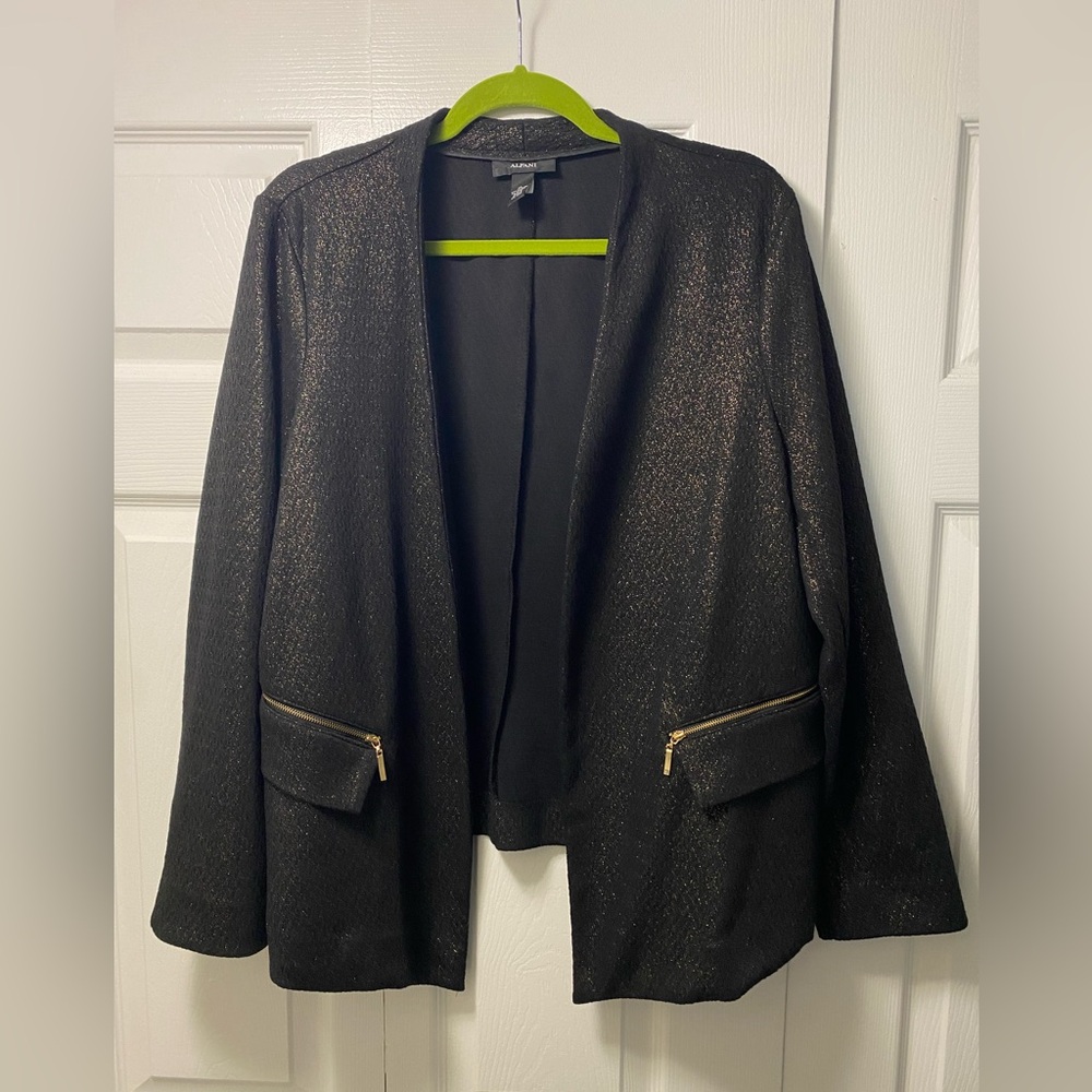 Woman’s Alfani Black and Gold Sparkle Blazer 
Size XL
